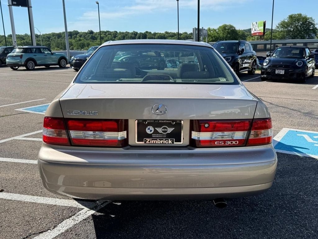 Used 2001 Lexus ES 330 FWD image 4