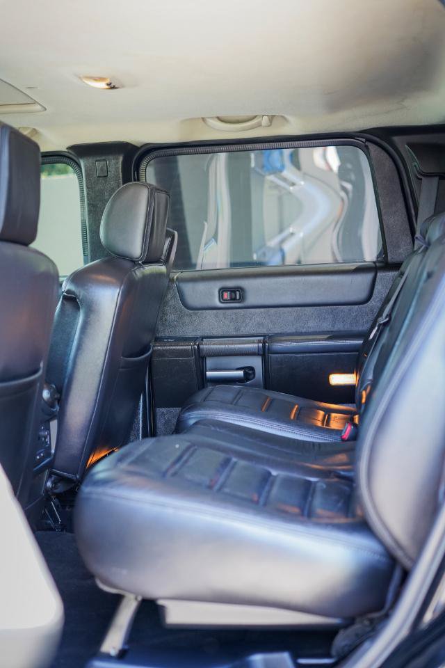 Used 2005 HUMMER H2 SUT w/ Preferred Equipment Group AWD/4WD image 14