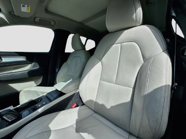 Used 2021 Volvo XC40 T5 Momentum w/ Protection Package Premier AWD/4WD image 25