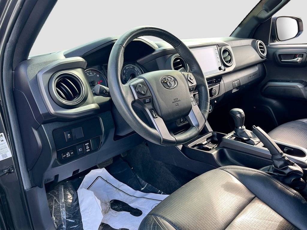 Used 2022 Toyota Tacoma TRD Sport w/ TRD Premium Sport Package image 9