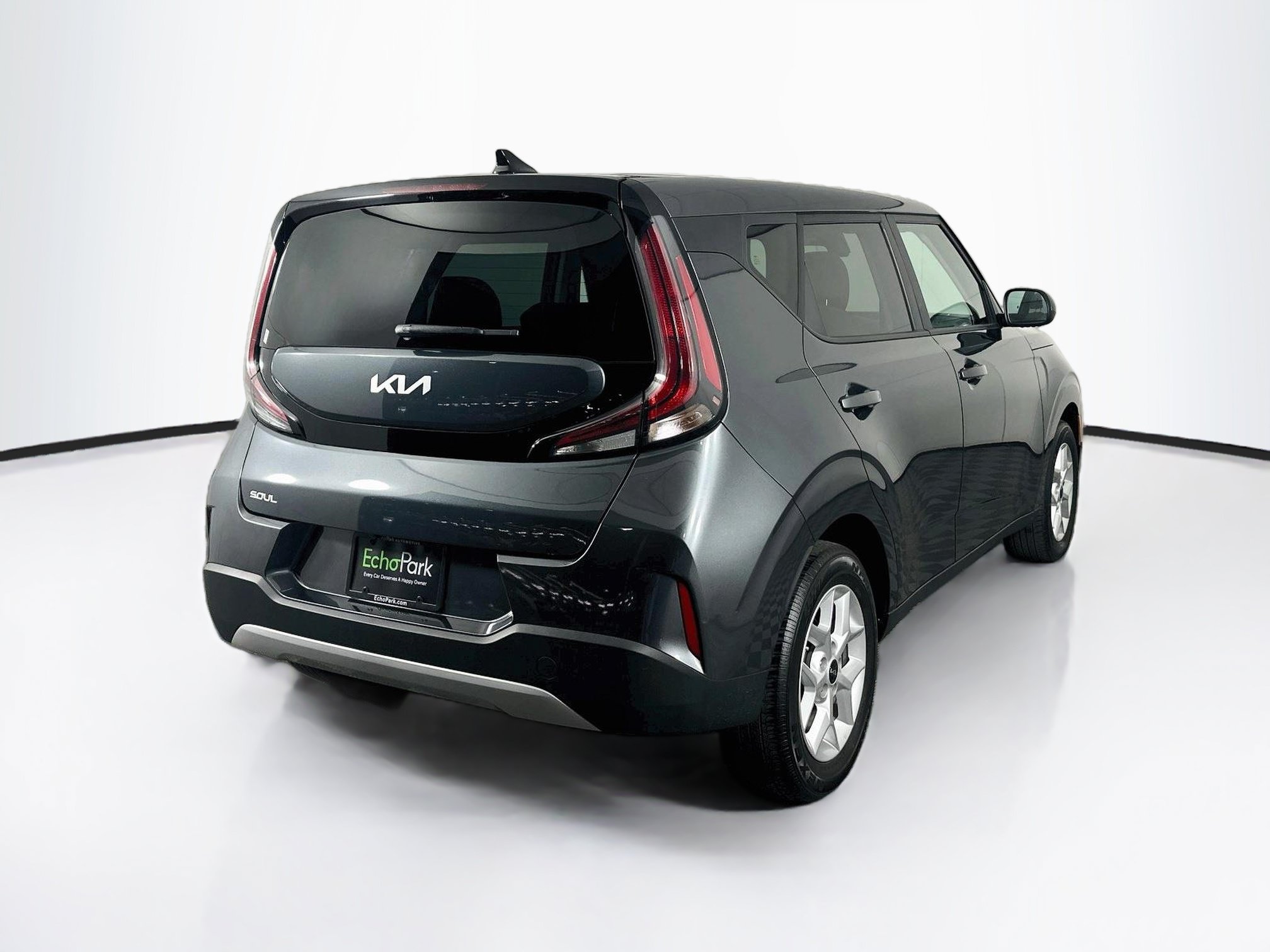 Used 2025 Kia Soul LX w/ LX Technology Package FWD image 9