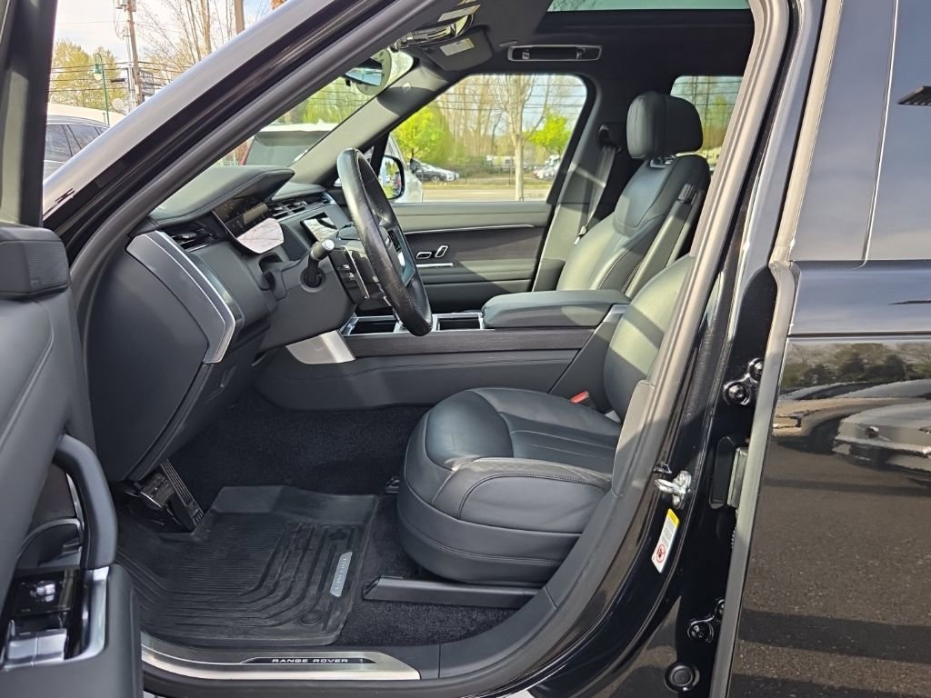 Certified 2025 Land Rover Range Rover Long Wheelbase SE AWD/4WD image 4