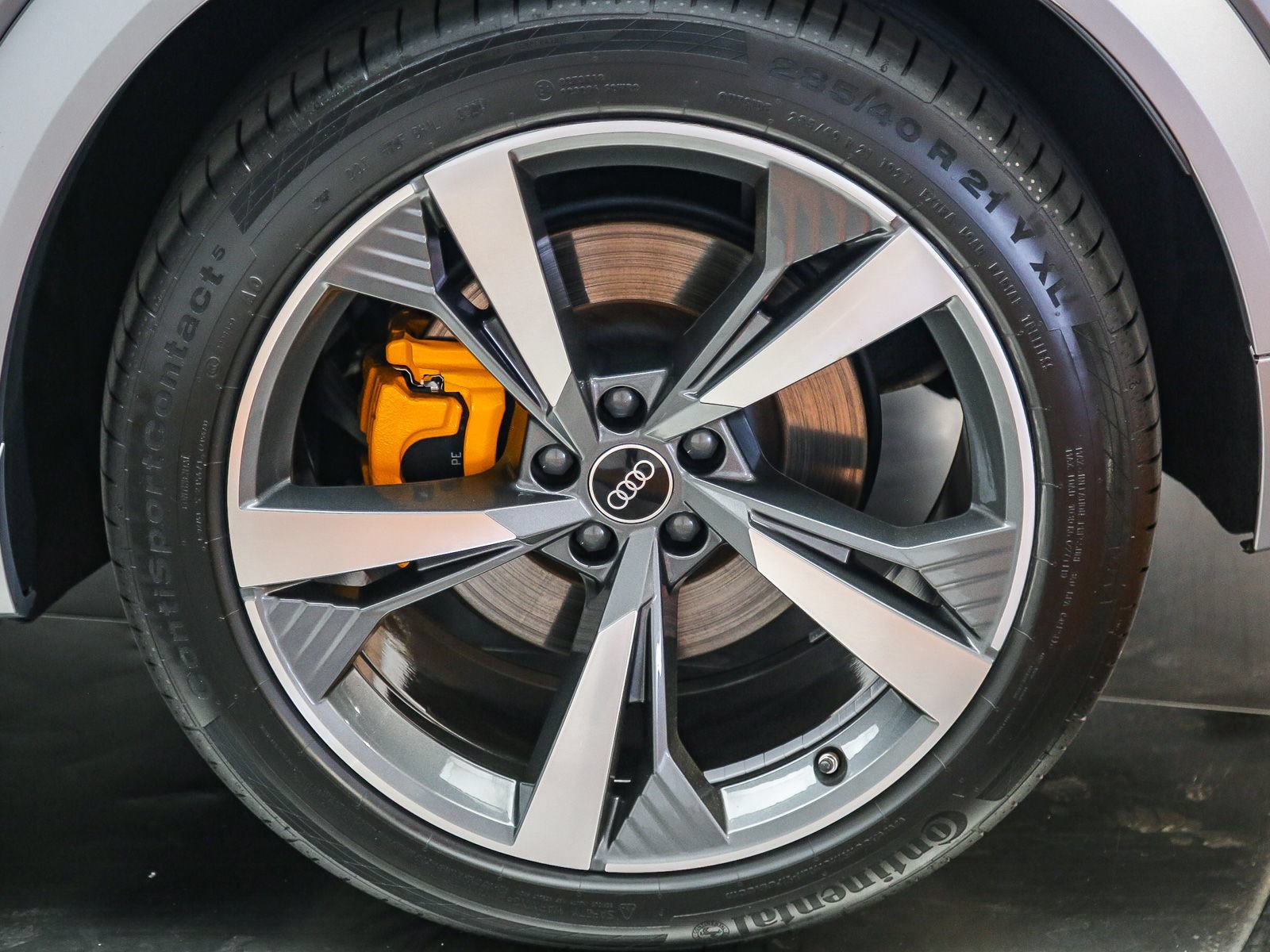Used 2022 Audi e-tron S Premium Plus AWD/4WD image 11