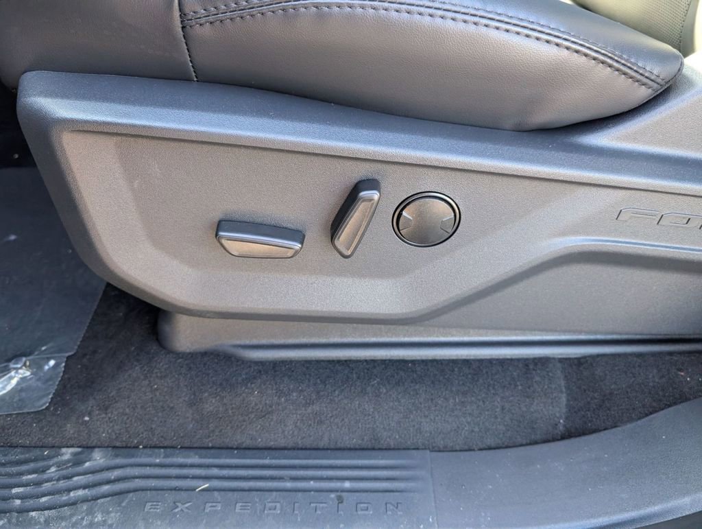 New 2026 Ford Expedition Tremor image 29