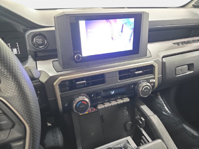 Certified 2024 Toyota Tacoma SR5 AWD/4WD image 17