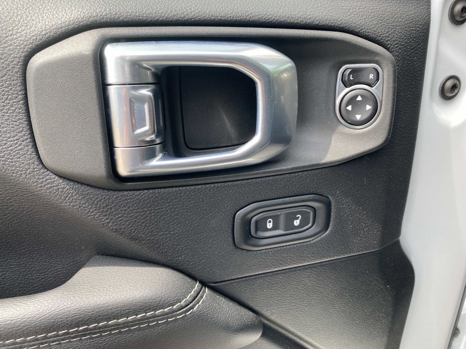Used 2023 Jeep Wrangler Sahara w/ Cold Weather Group image 21