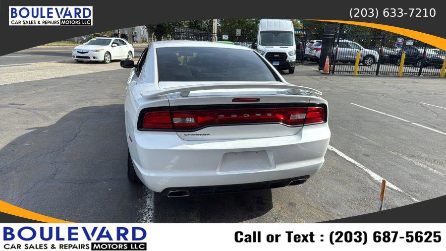 Used 2013 Dodge Charger SE w/ Sport Appearance Group image 6