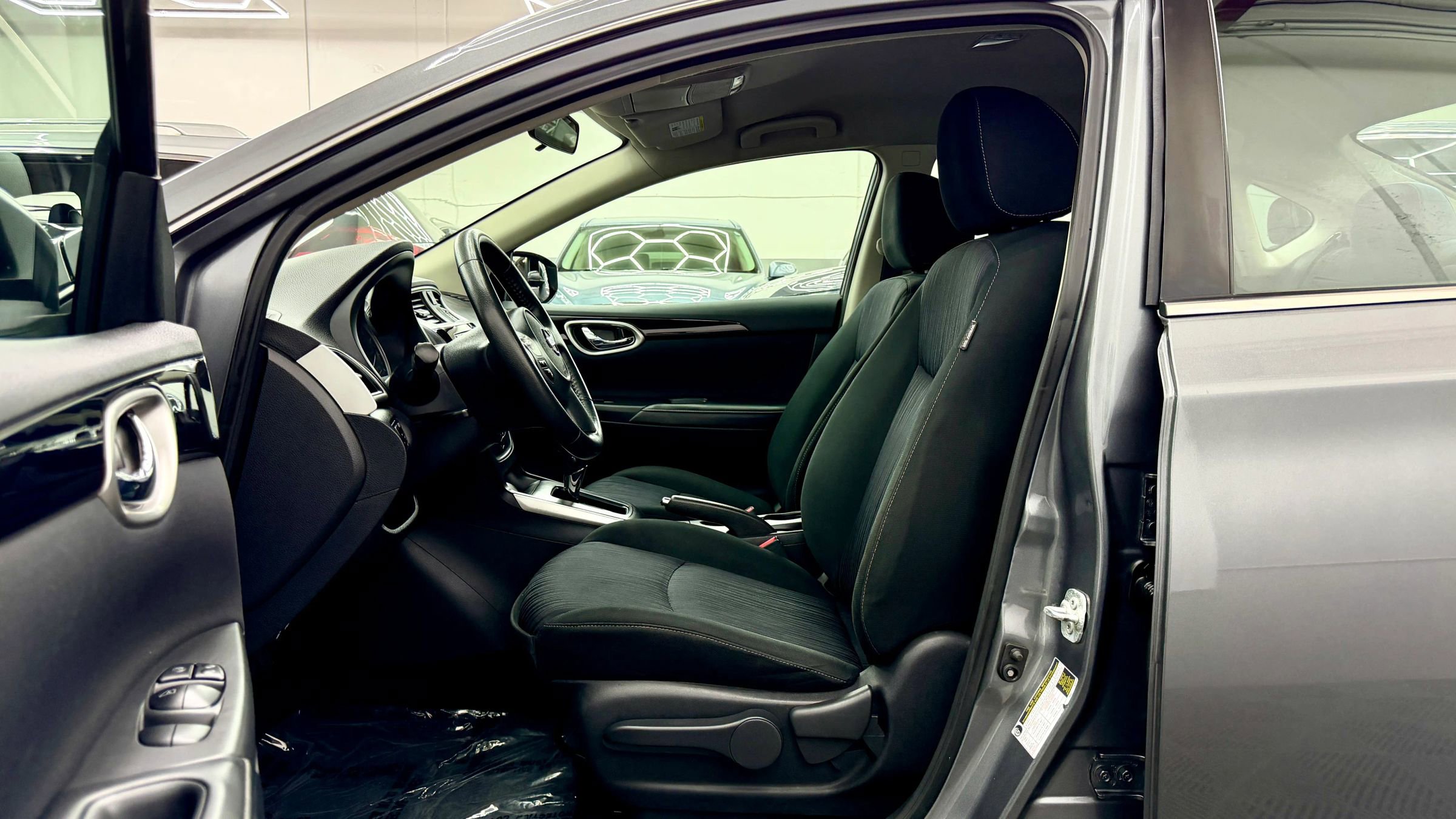 Used 2019 Nissan Sentra SV image 9