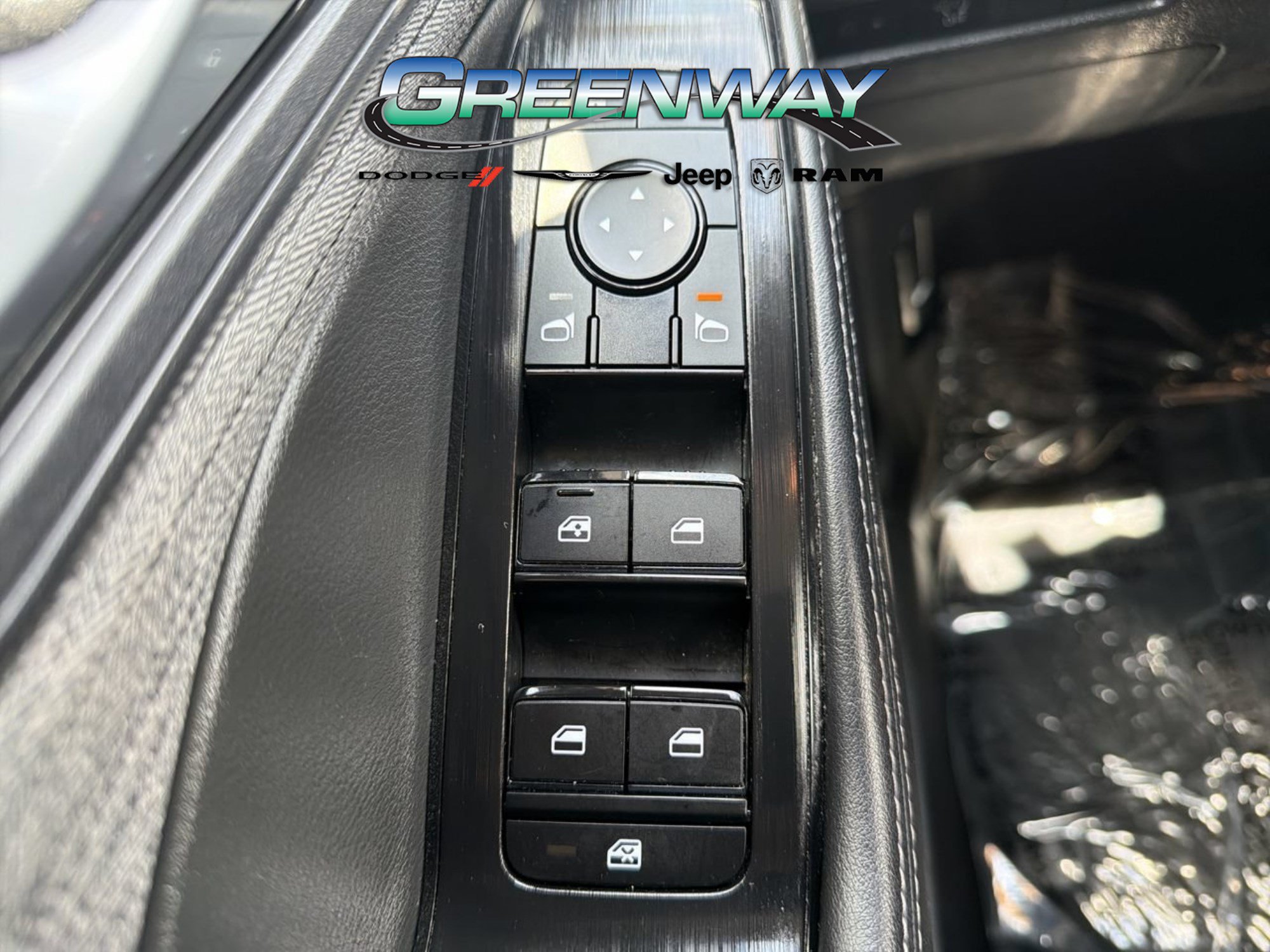 Used 2023 Nissan Rogue SV FWD image 17