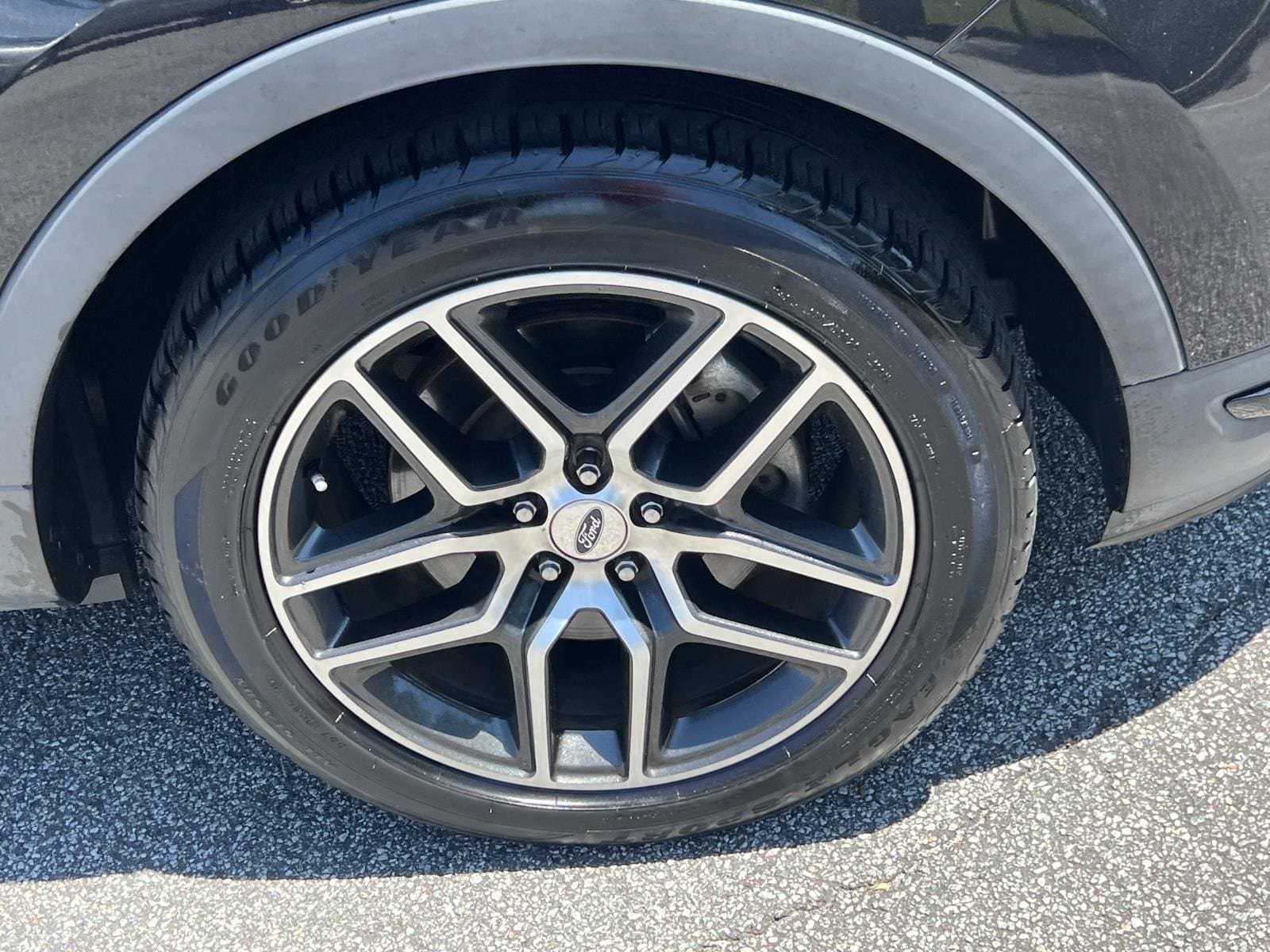 Used 2019 Ford Explorer Sport w/ Equipment Group 401A AWD/4WD image 12