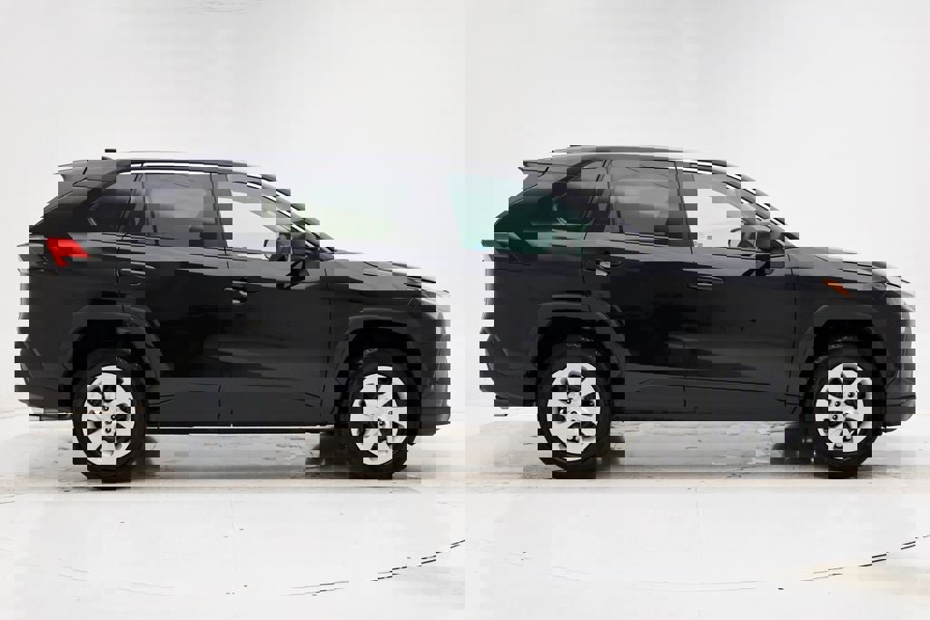 Used 2024 Toyota RAV4 LE image 3