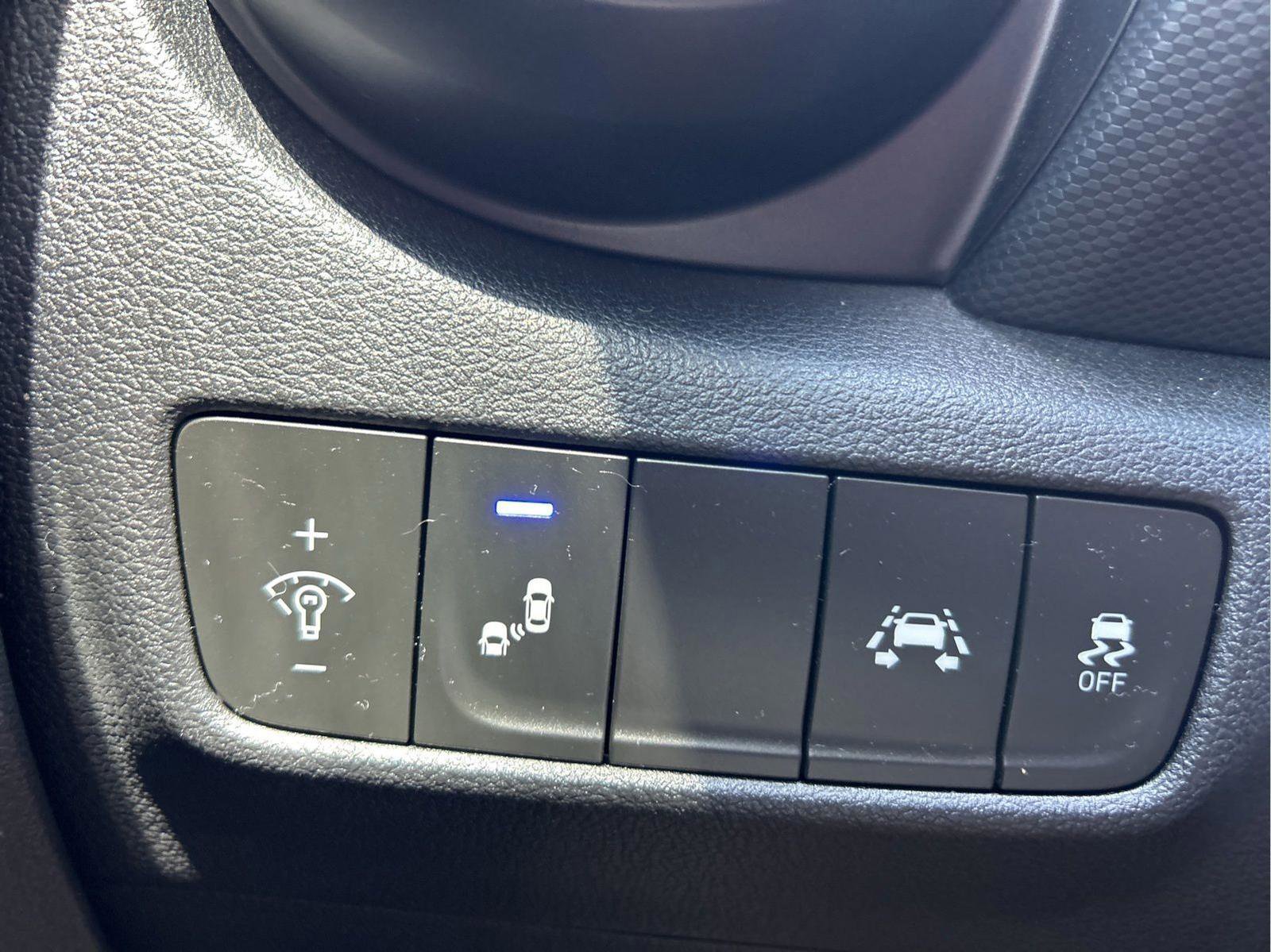 Used 2019 Hyundai Kona SEL w/ SEL Tech Package 02 FWD image 25