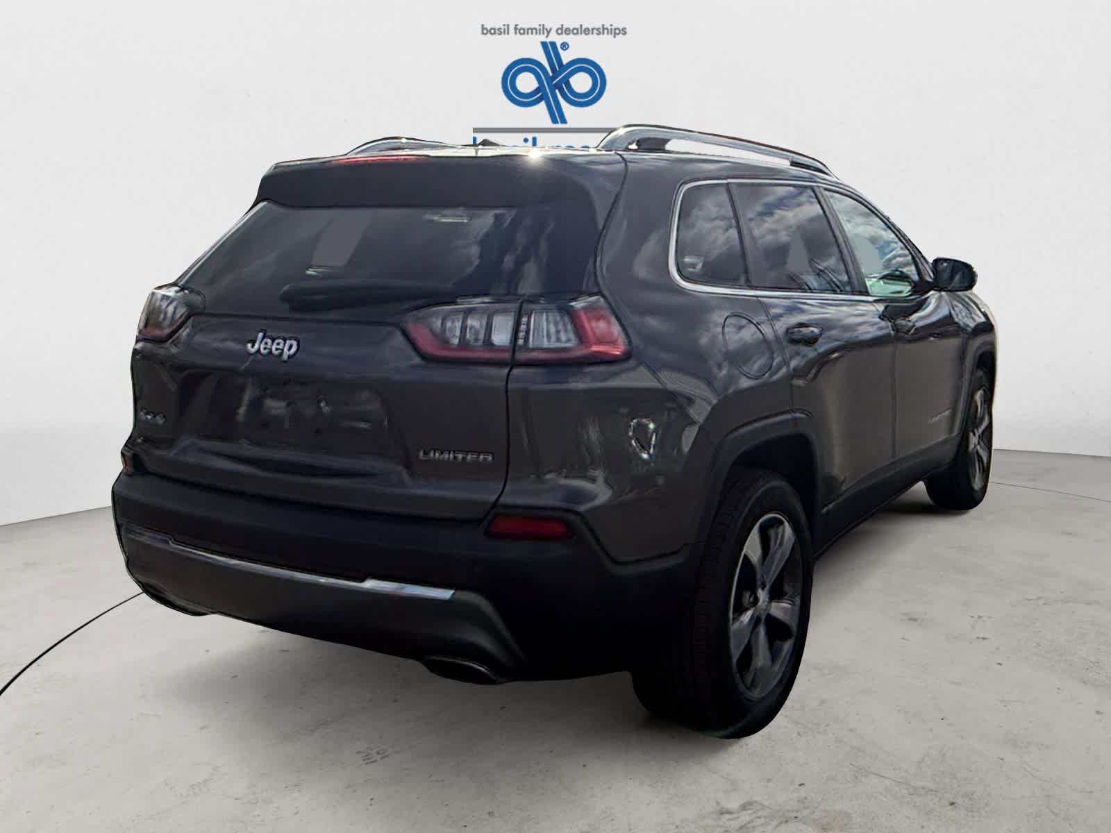Used 2019 Jeep Cherokee Limited AWD/4WD image 6