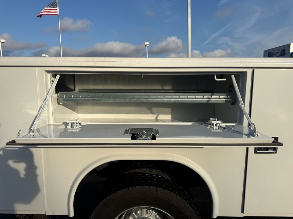 New 2024 RAM 5500 Tradesman image 33