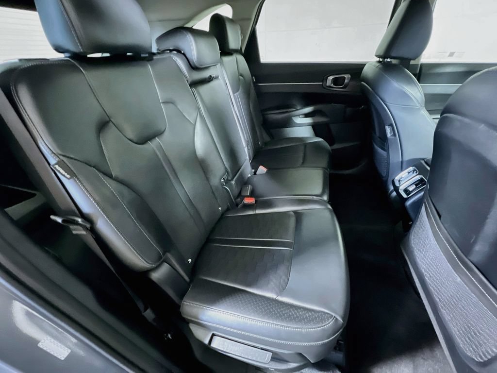 Used 2024 Kia Sorento S FWD image 24