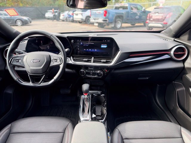 Used 2025 Chevrolet Trax RS w/ Driver Confidence Package FWD image 20
