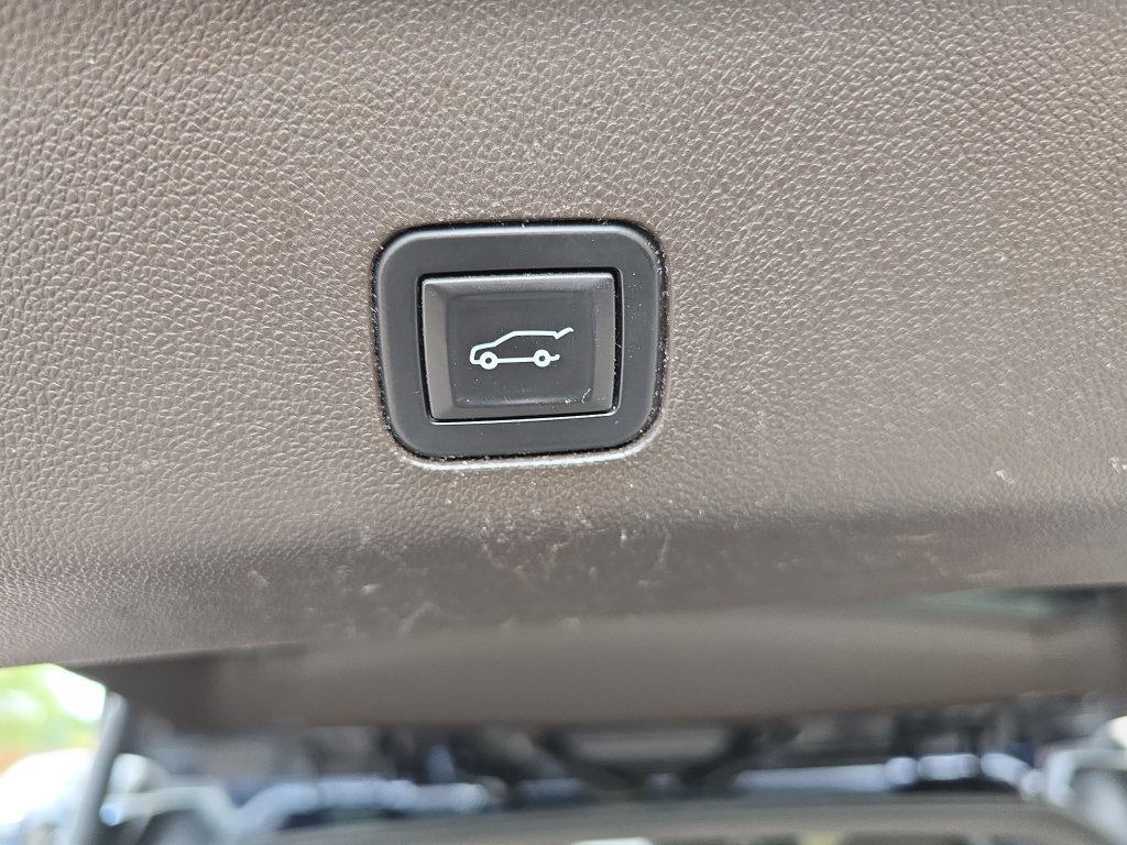 Used 2021 GMC Yukon Denali w/ Denali Ultimate Package AWD/4WD image 17