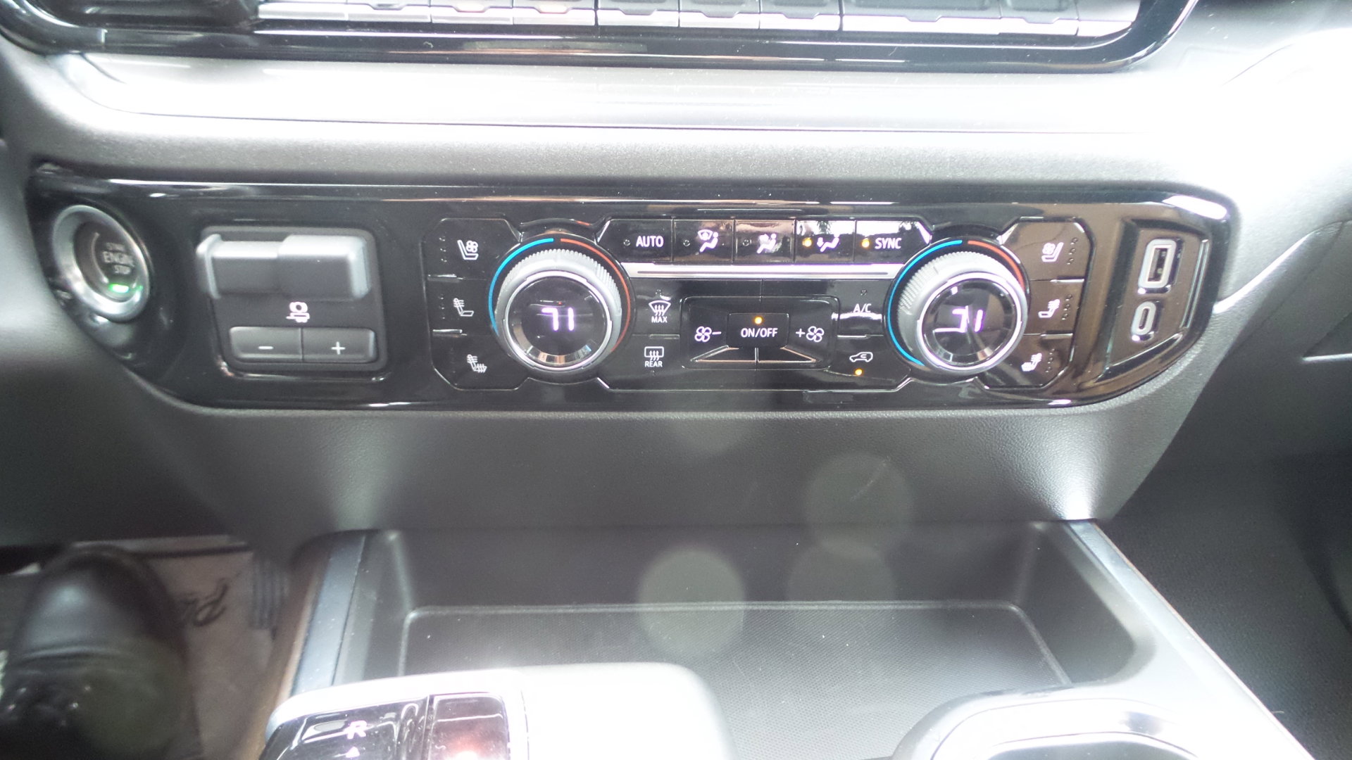 Used 2024 Chevrolet Silverado 1500 High Country w/ Technology Package image 19