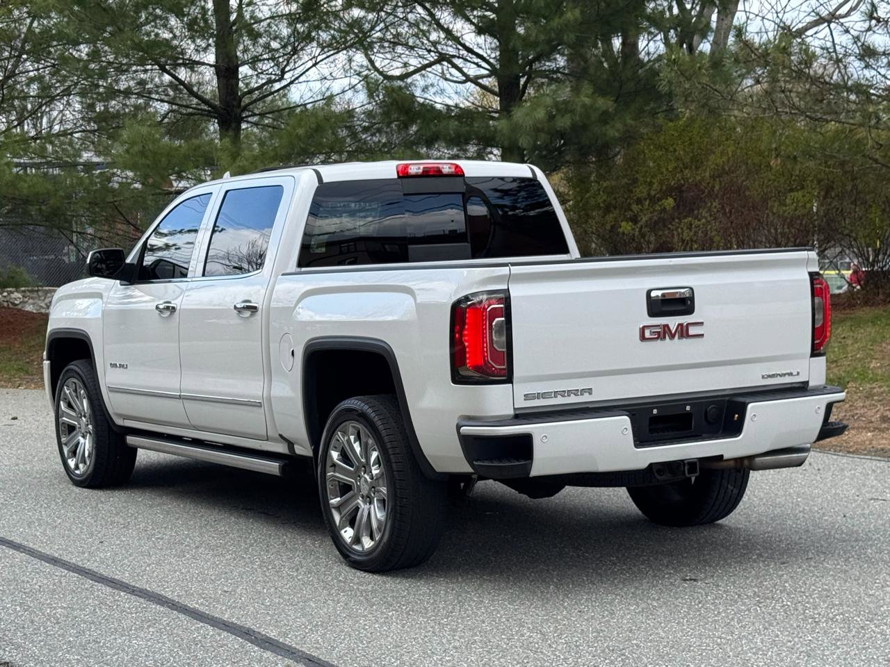 Used 2017 GMC Sierra 1500 Denali w/ Denali Ultimate Package AWD/4WD image 4