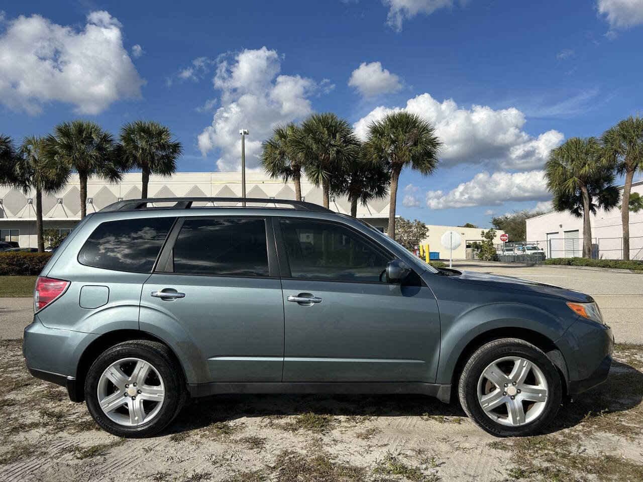 Used 2009 Subaru Forester 2.5X Limited w/ Popular Equipment Group 5A AWD/4WD image 5