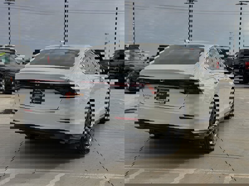 Used 2023 Honda Accord EX image 10