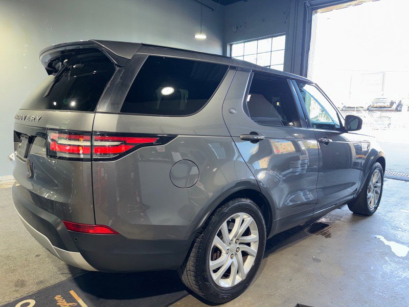 Used 2017 Land Rover Discovery HSE image 7