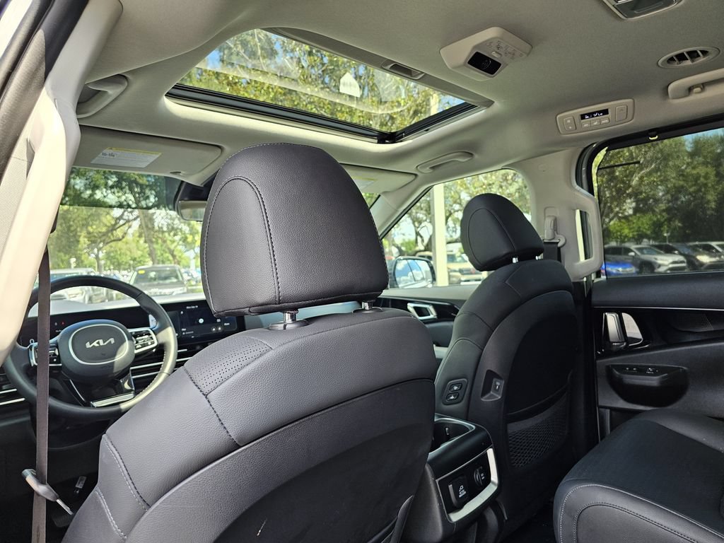 Used 2026 Kia Carnival SX Prestige FWD image 17