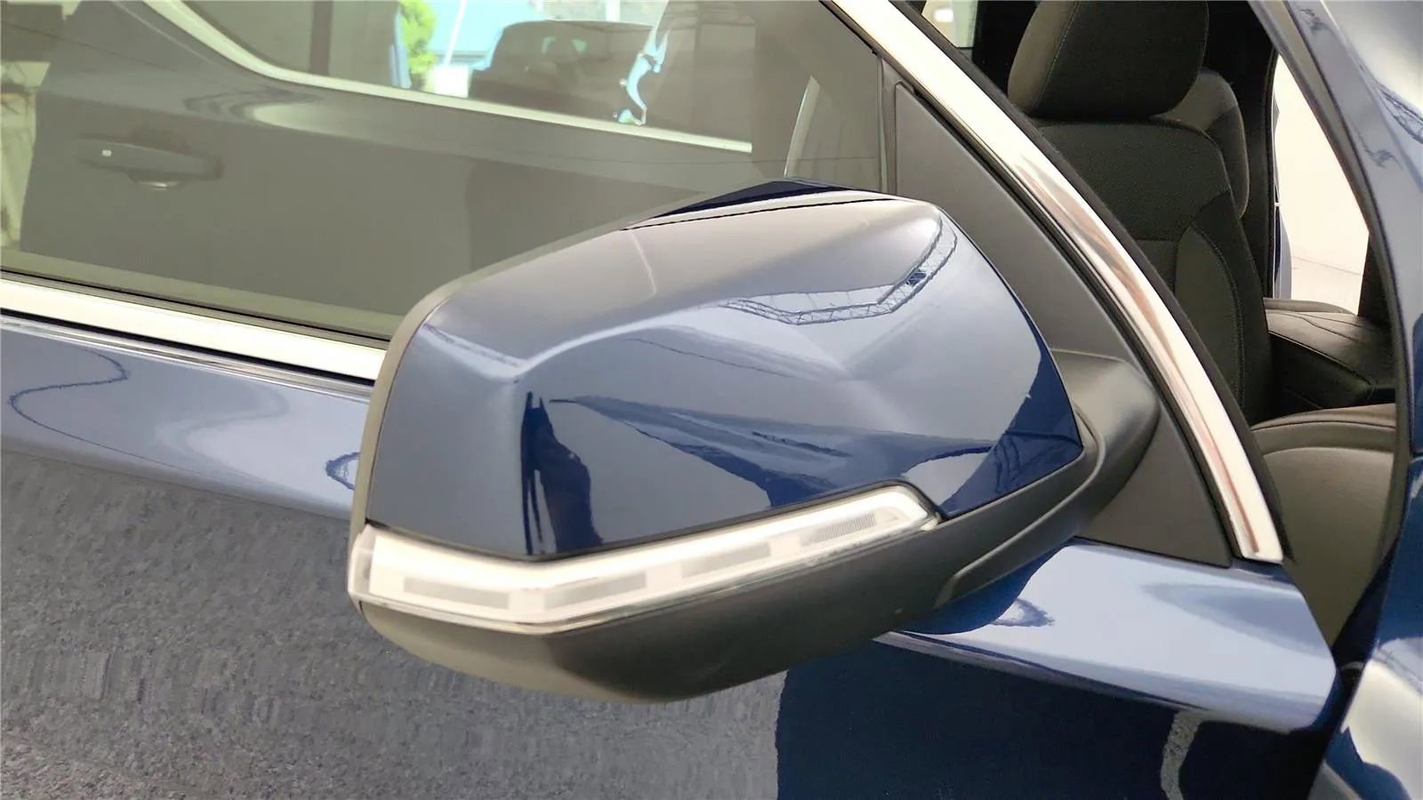 Used 2022 Chevrolet Traverse LT image 18