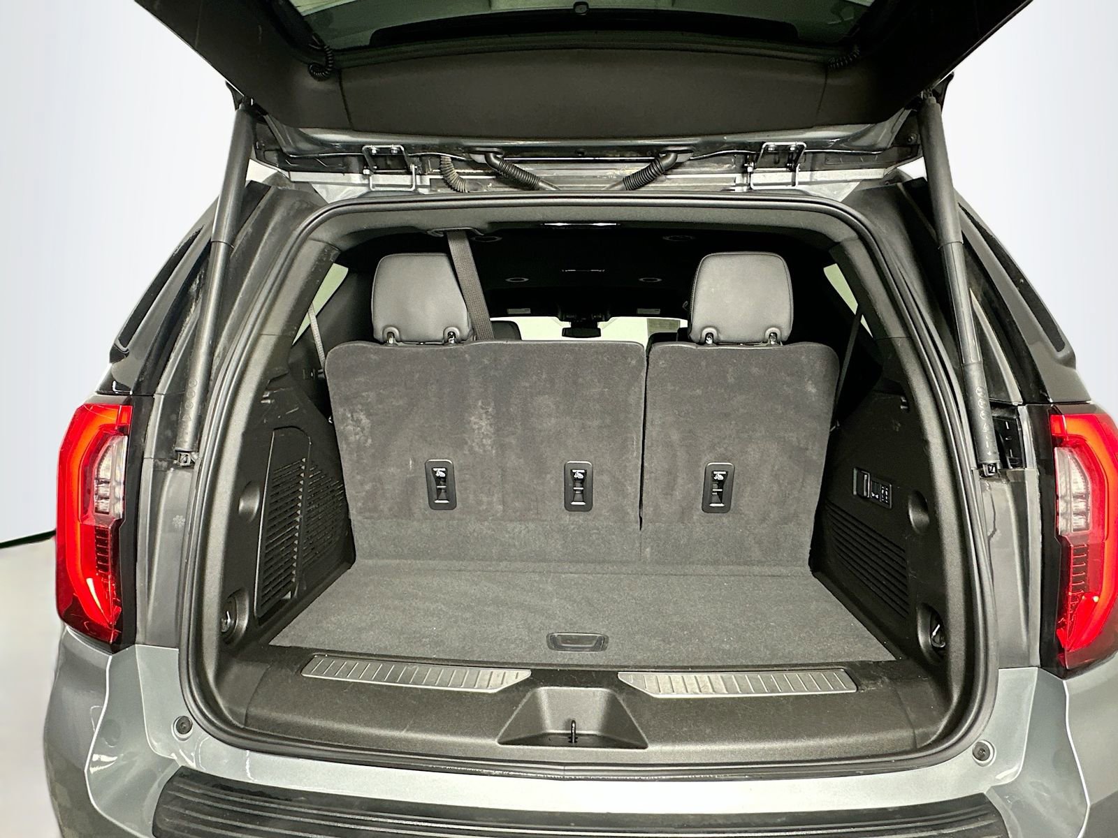 Used 2025 GMC Yukon Denali image 28