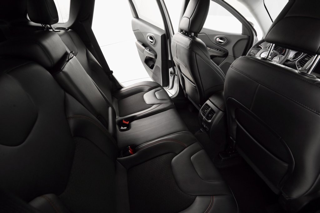 Certified 2021 Jeep Cherokee Trailhawk image 13