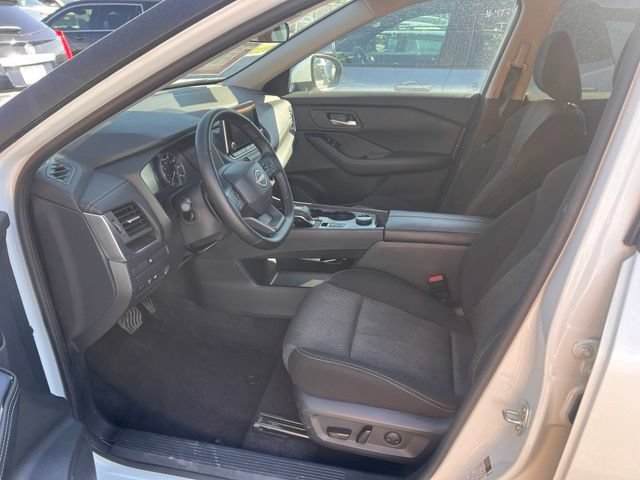 Used 2025 Nissan Rogue SV AWD/4WD image 7