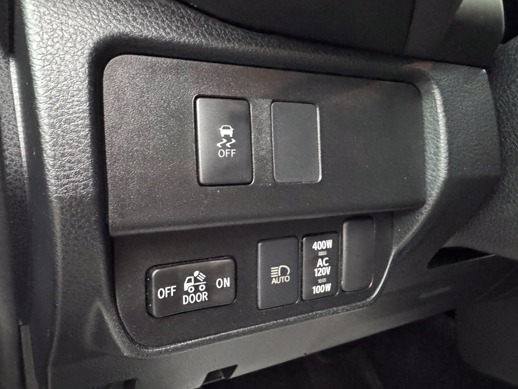 Used 2021 Toyota Tacoma TRD Off-Road w/ Technology Package AWD/4WD image 13