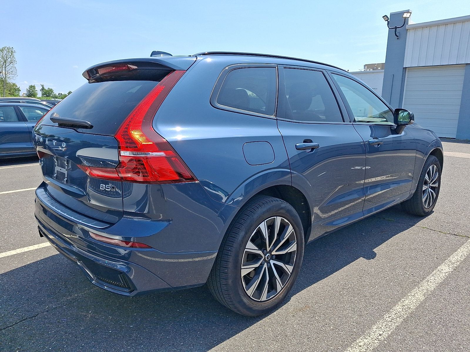 Used 2024 Volvo XC60 B5 Core w/ Protection Package Premier AWD/4WD image 6