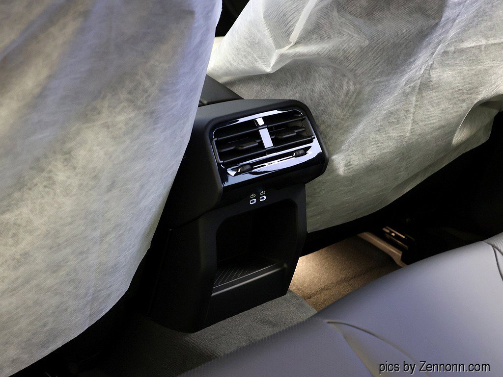 New 2026 BMW i5 eDrive40 w/ M Sport Package image 14