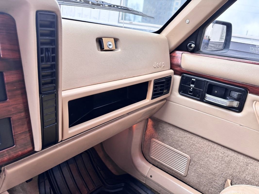 Used 1996 Jeep Cherokee Country image 27