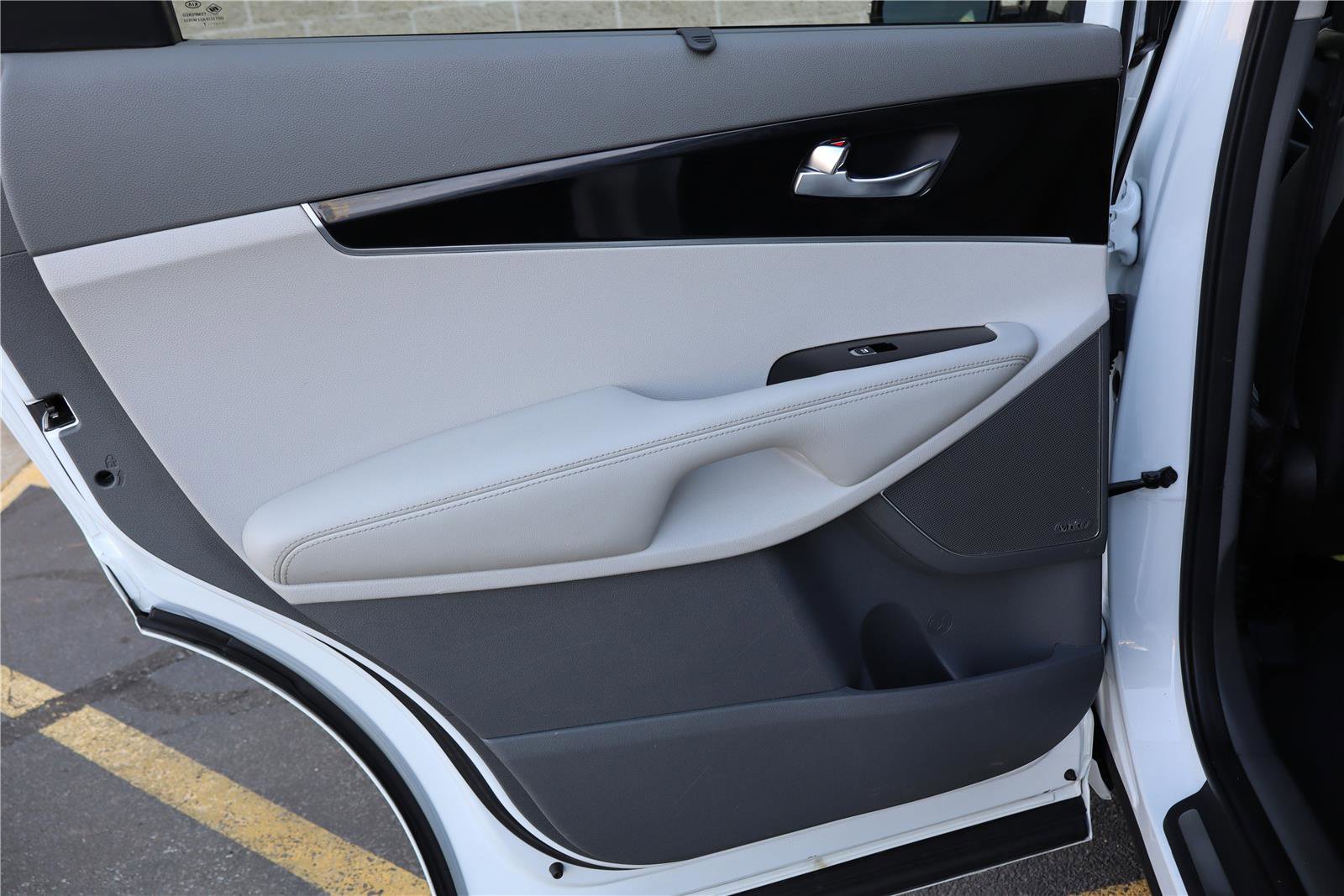 Used 2017 Kia Sorento SX image 25