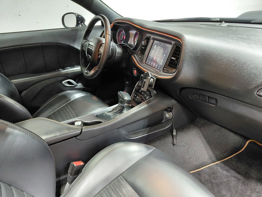 Used 2015 Dodge Challenger R/T Plus image 40