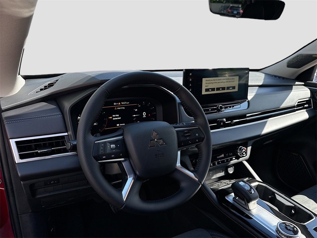 New 2025 Mitsubishi Outlander SE image 9