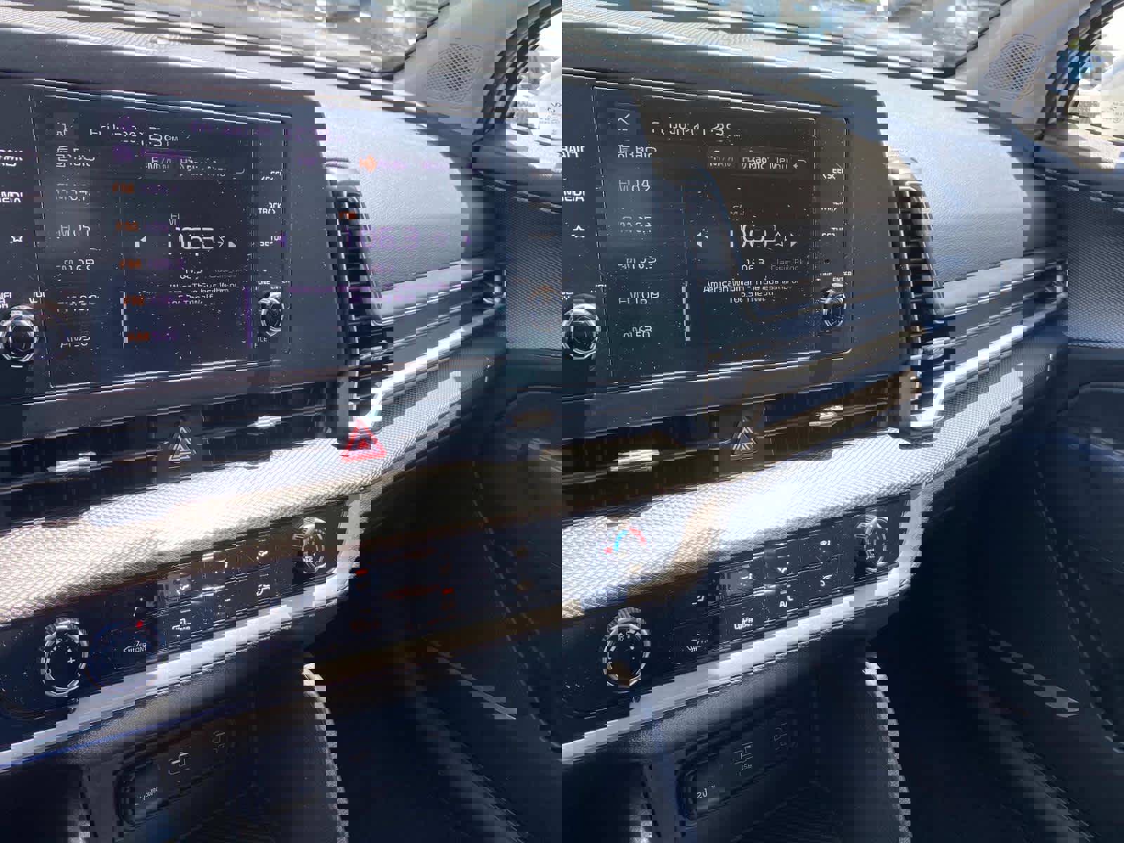 Used 2023 Kia Sportage LX image 29