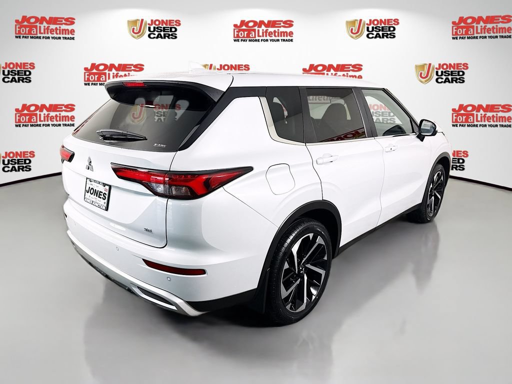 Used 2024 Mitsubishi Outlander SE Black Edition AWD/4WD image 16