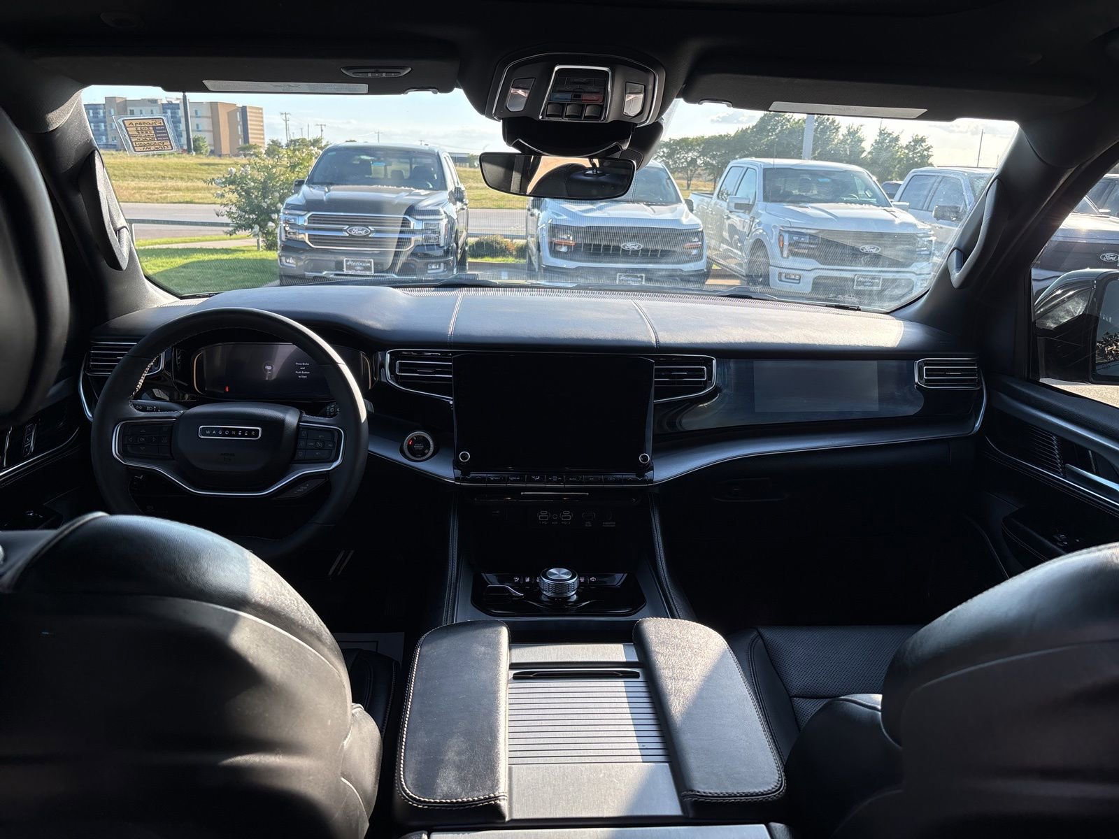 Used 2023 Jeep Wagoneer Series II AWD/4WD image 16