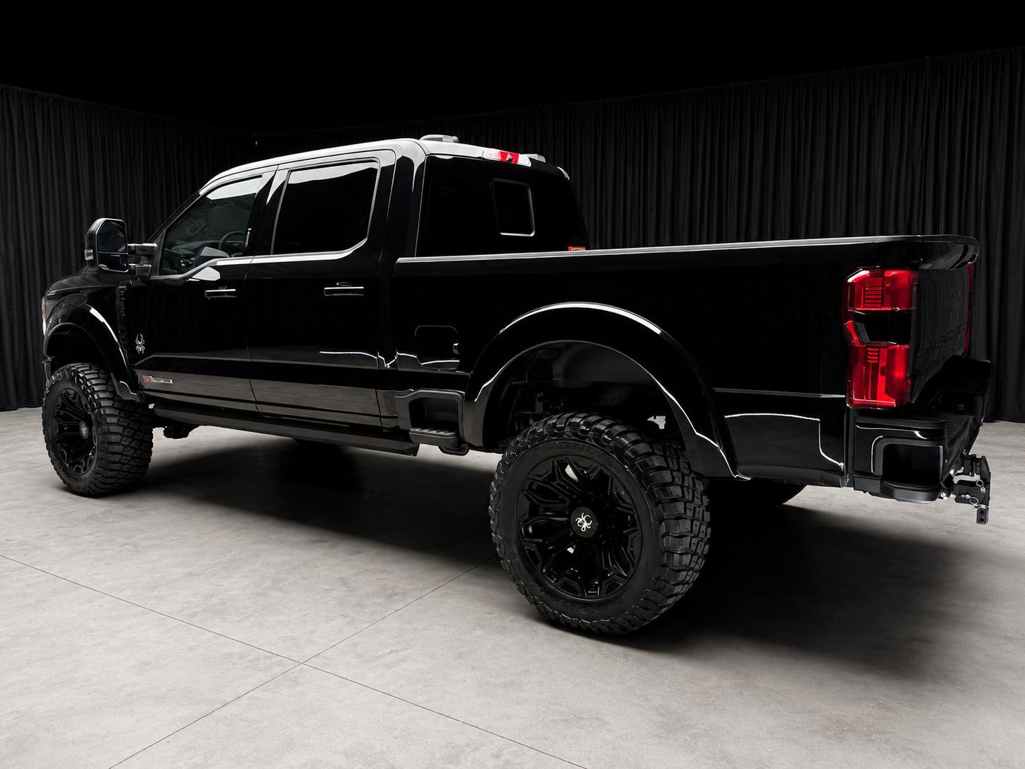 Used 2026 Ford F250 Lariat w/ Black Appearance Package AWD/4WD image 5