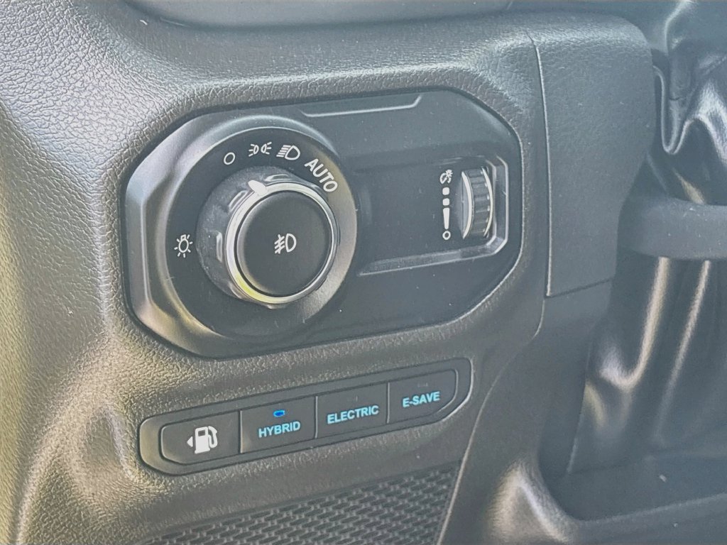 Certified 2023 Jeep Wrangler Unlimited w/ Cold Weather Group AWD/4WD image 11