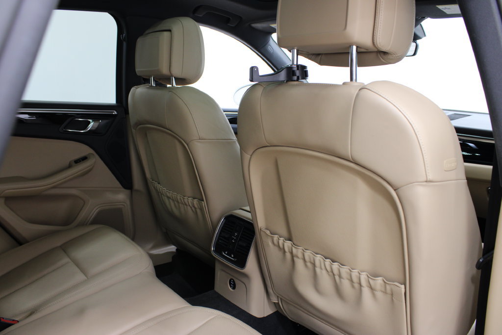 Used 2023 Porsche Macan AWD/4WD image 24