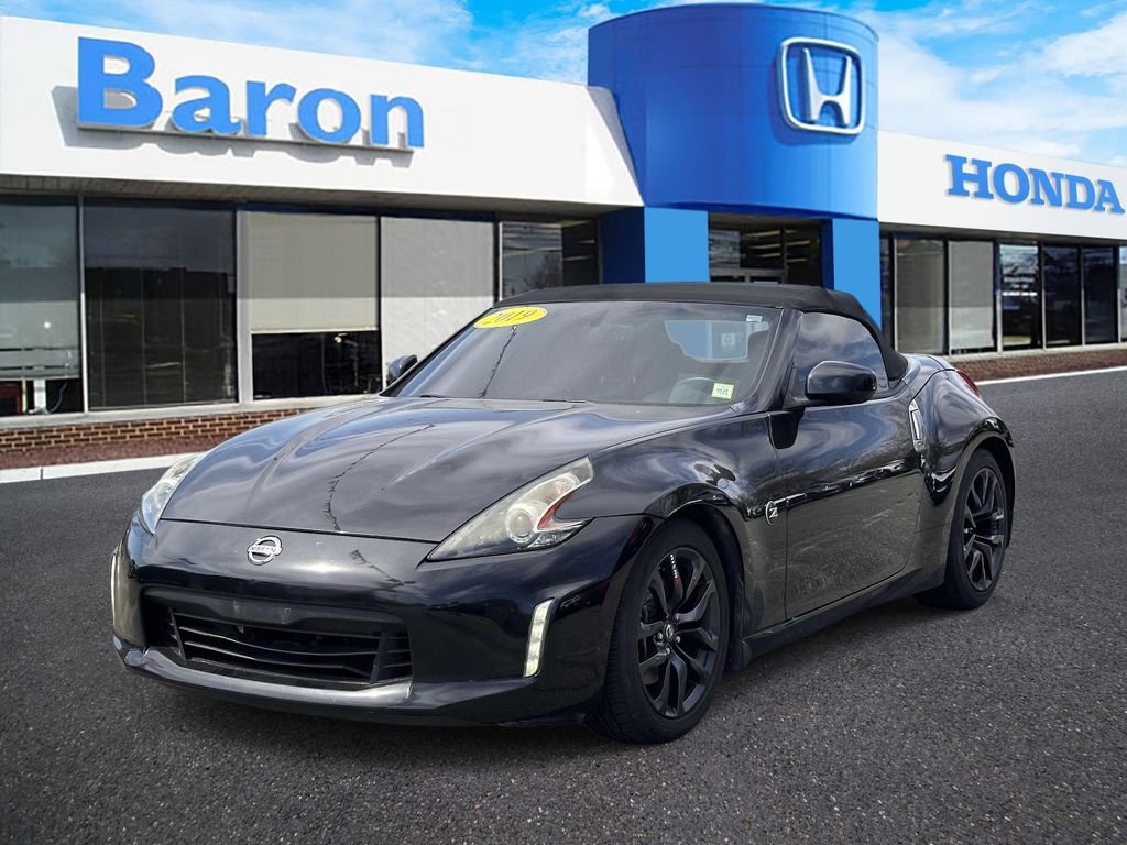 Used 2019 Nissan 370Z Roadster RWD image 2