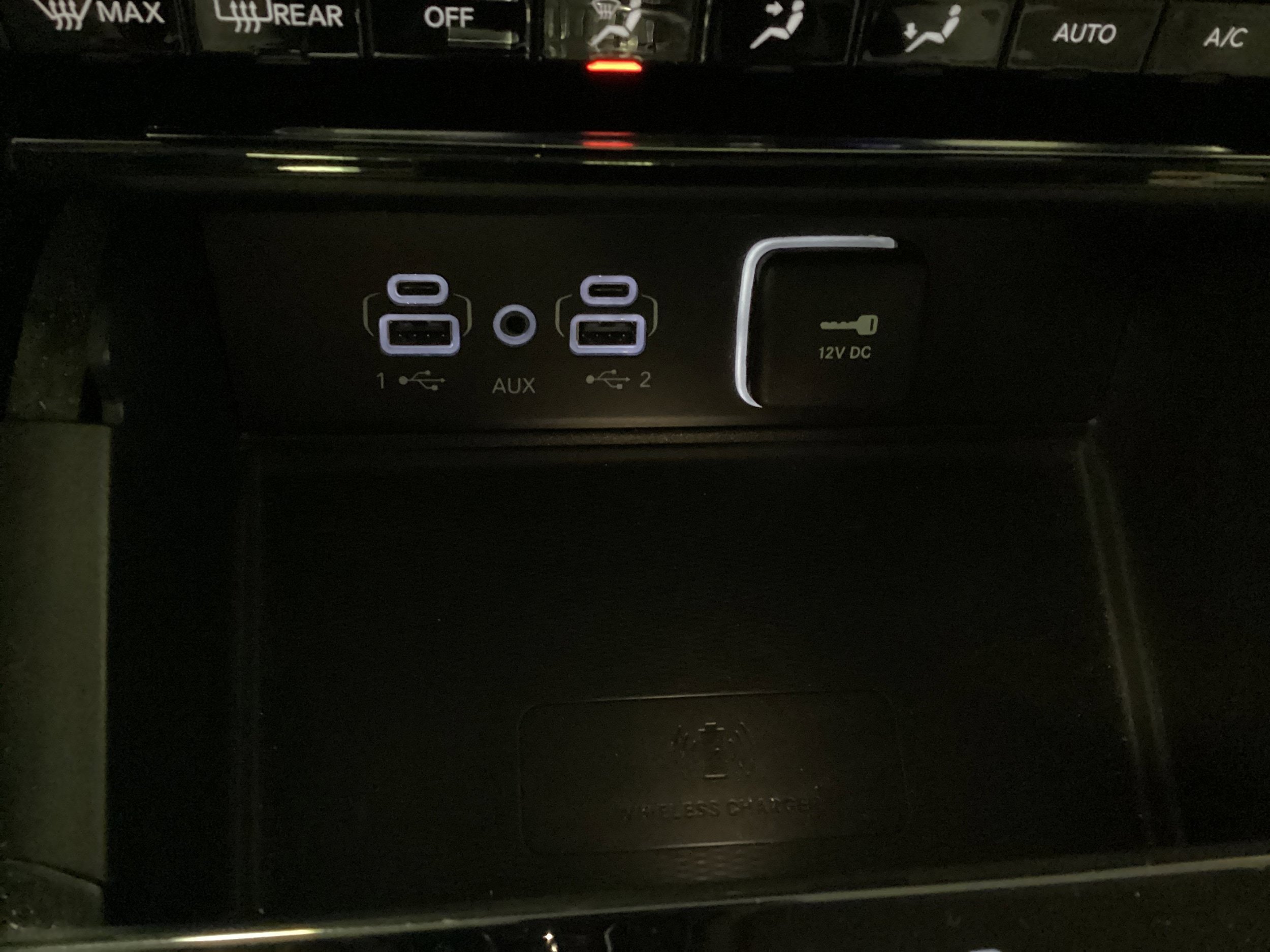 Used 2023 Jeep Grand Cherokee Overland w/ Adv Protech Group III AWD/4WD image 32