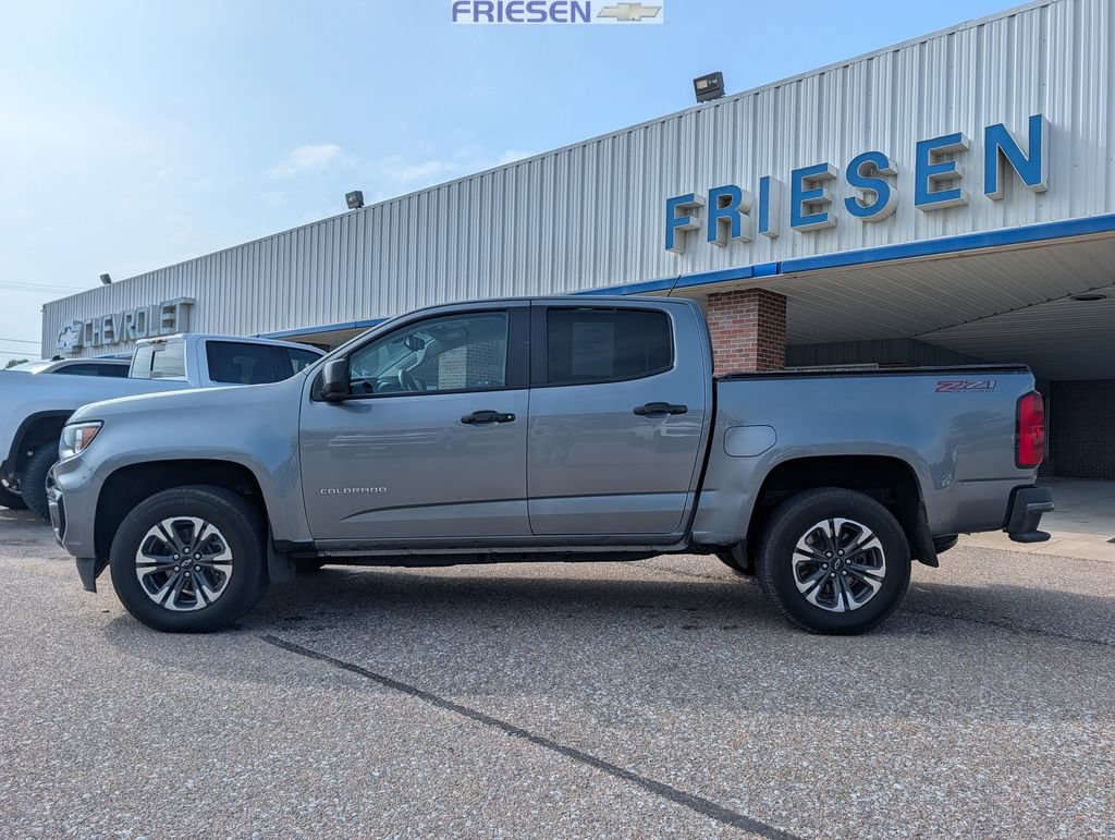 Used 2022 Chevrolet Colorado Z71 AWD/4WD image 3