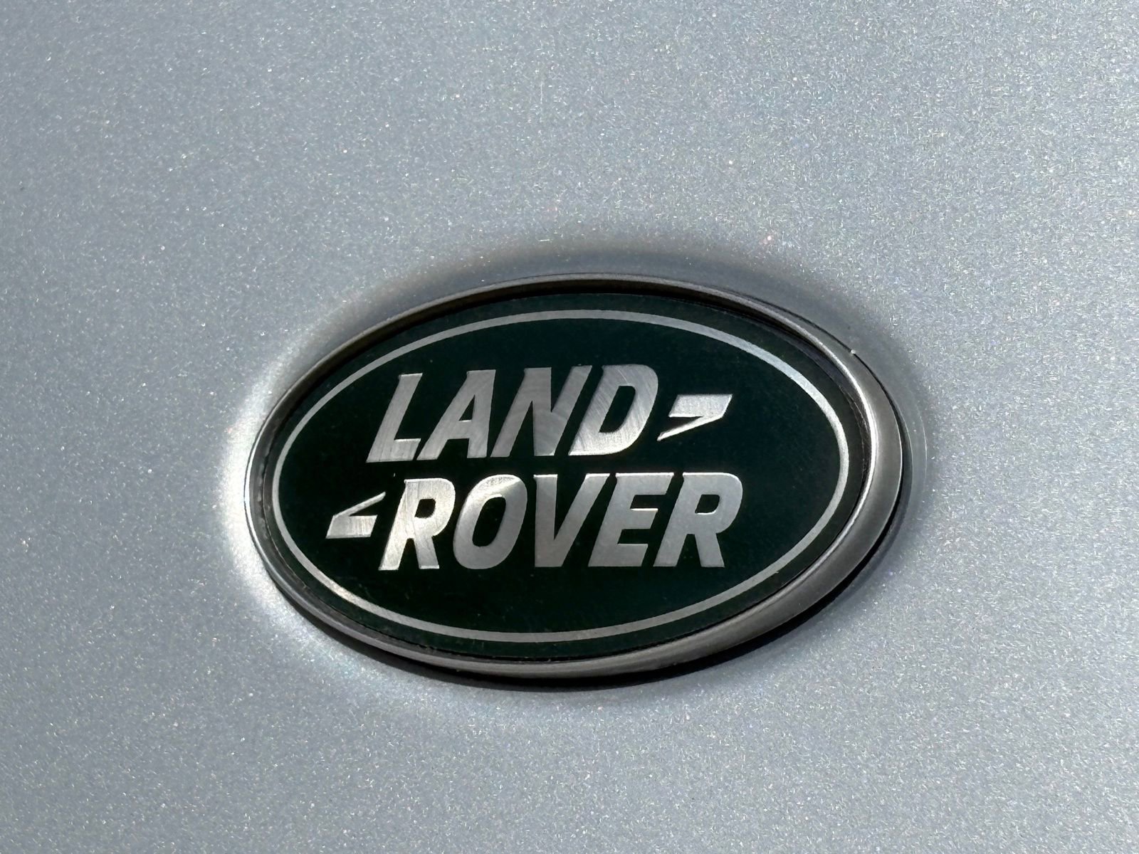 Used 2024 Land Rover Discovery Metropolitan Edition image 12