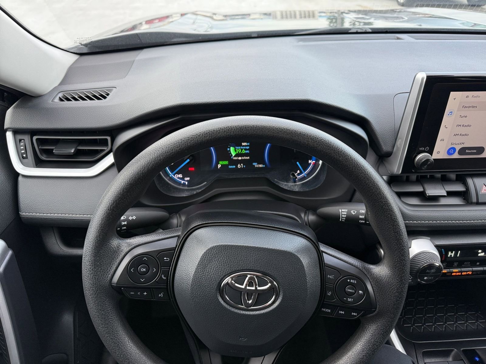 Used 2025 Toyota RAV4 LE image 33