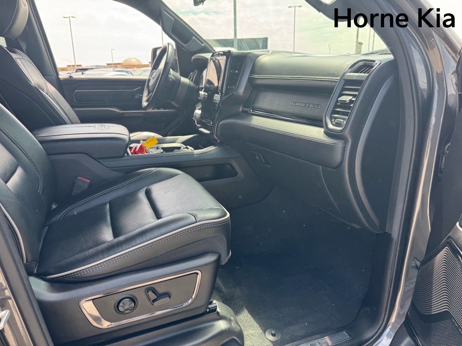 Used 2023 RAM 1500 Limited AWD/4WD image 29